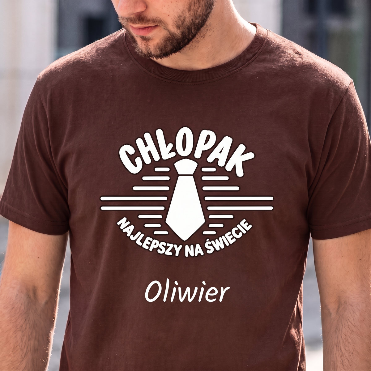 Personalizowana koszulka męska „Chłopak – Najlepszy na Świecie” – brązowy T-shirt z imieniem