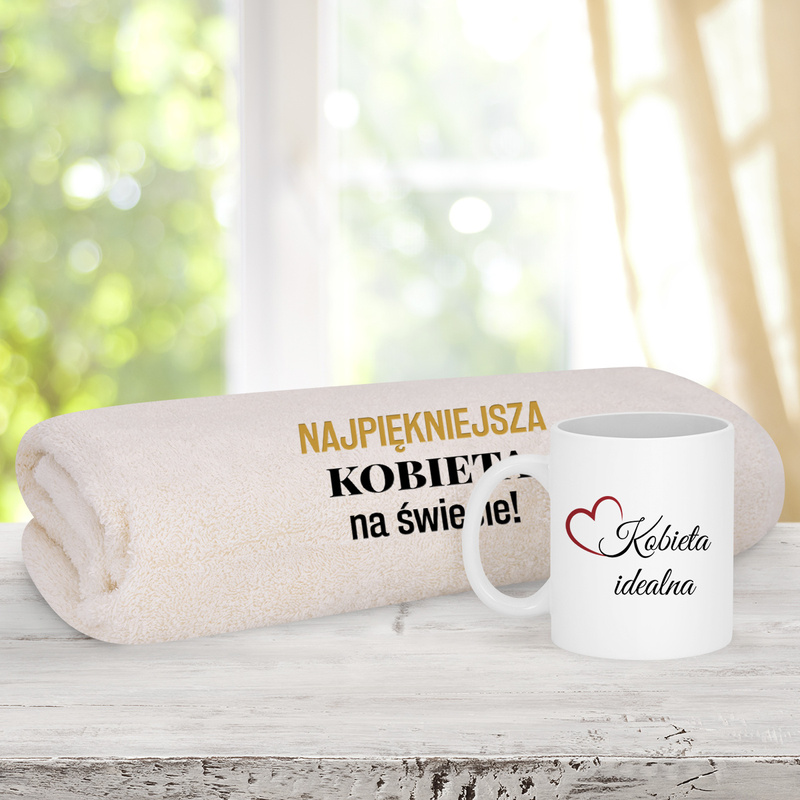 Zestaw na Walentynki / Skrzynka + Kubek + Ręcznik kąpielowy 140x70 / Bez modyfikacji / Prezent dla Niej / Nadruk Haft
